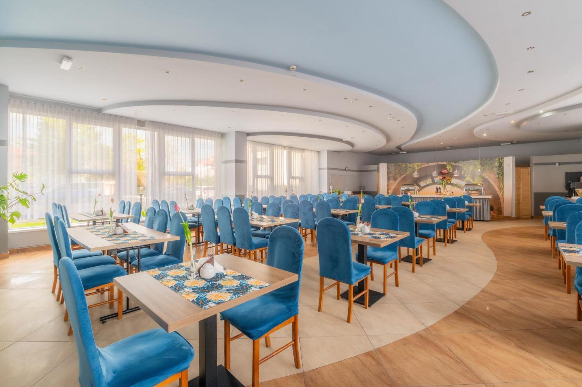 Alka Sun Resort ウストロニエ・モルスキエ エクステリア 写真
